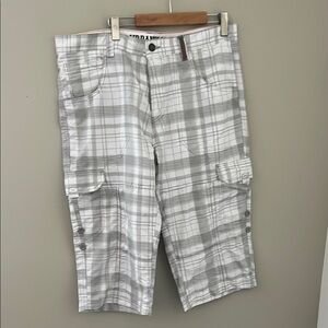 Stylish Gray and White Cargo Shorts with Plaid Pattern